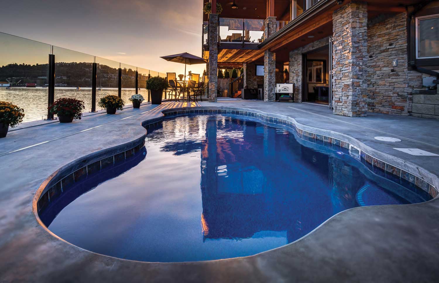 Aruba fiberglass pool, 11' x 22'
